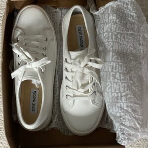 Steve Madden Bobbi 30 White Sneakers